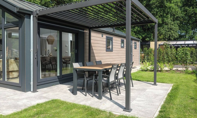 Lieren House | The Doornenburg Lodge offers a comfortable holiday home for 6 people with modern amenities and a private terrace in the Veluwe.