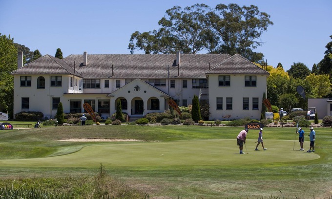 Moss Vale Bed & Breakfast | The Dormie House - On The Golf Course