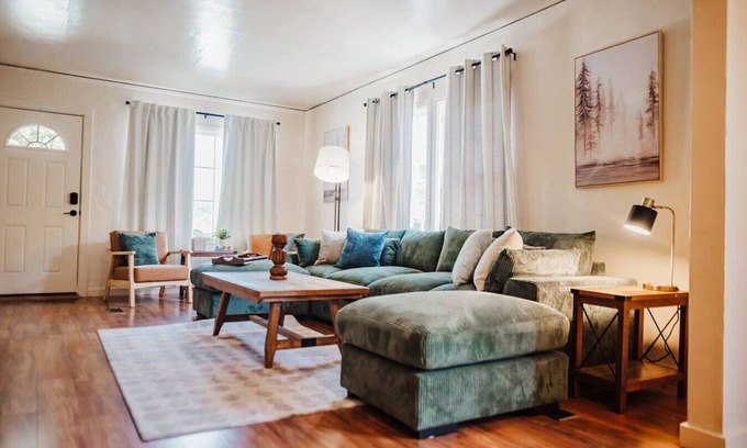 Downtown Klamath Falls Apartment | The Downtown Haus | Walking Distance to DT KFalls