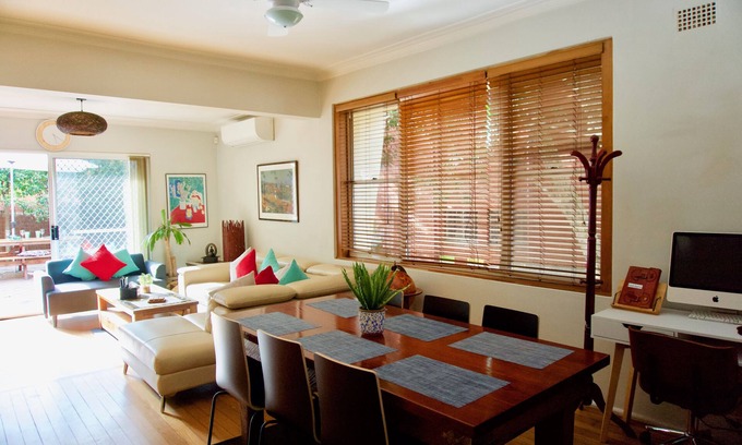 Coogee House | The Dream: Coogee 3 bedroom-AC-cortyard-200m Beach
