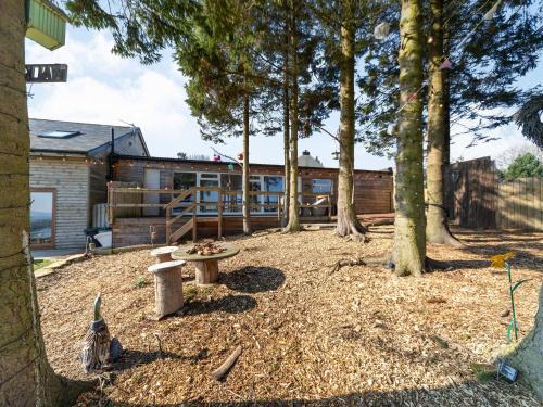 Henshaw House | The Duck House At Huntercrook