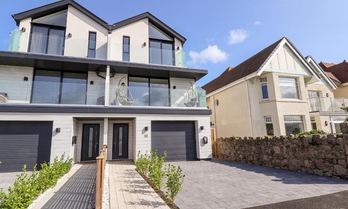 Llandudno House | The Dunes