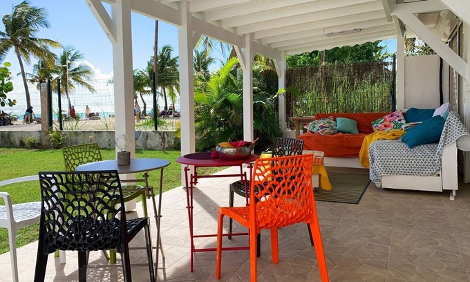 Sainte-Anne Apartment | "The echo of the waves". T2 feet in the water!