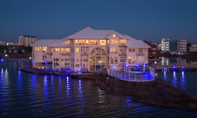 Midtown Ocean City Hotel | The Edge at Fager's Island