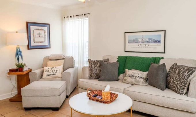 Oxford House | The Edinburgh by Apex Short Term Stays