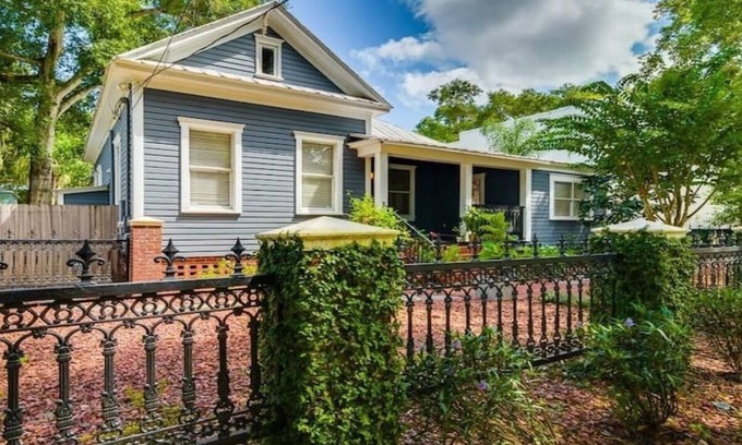 Tampa Heights House | The Elizabeth House historic 1903 restored beauty 3 blocks from Armature Works