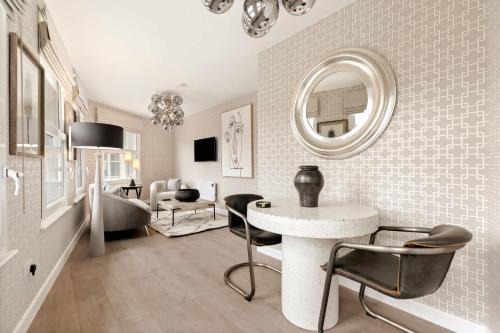 Leicester City Centre Apartment | The Emmeline at Signature Suites