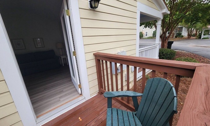 Lackey Cottage | The family -friendly resort life is waiting for you! n