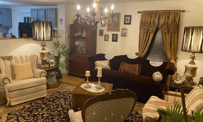 Thompsonville House | The famous Haunting in Enfield CT, known as the Demon House invites you to stay!
