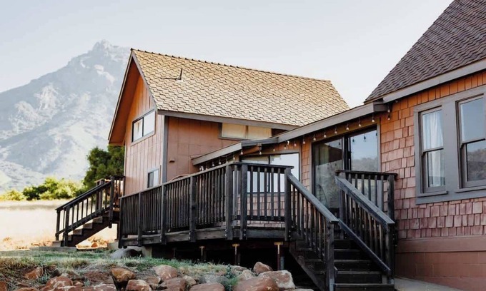 Springville House | The Farmhouse @ Mt. Dennison w/beautiful views