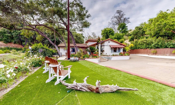 Rainbow CDP House | The Farmhouse Surrounded by Palms near Wineries