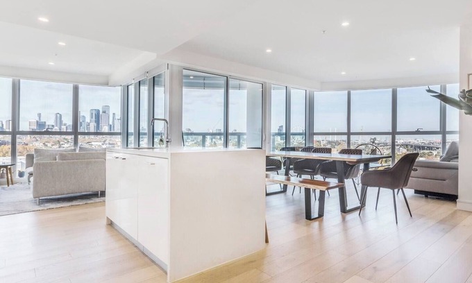 North Melbourne Apartment | The Fawn Relish in Sub Penthouse Panorama