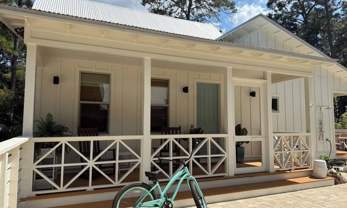 Santa Rosa Beach Apartment | The Finn Poolside 2 Bedrooms close to all of 30A