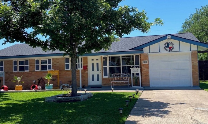 Irving House | The Five Letter Home