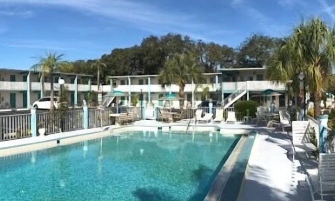 Clearwater Hotel | The Floridian Inn