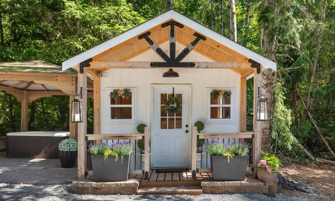 Mount Vernon Cabin | The Forest Estate Cabin in Mount Vernon WA