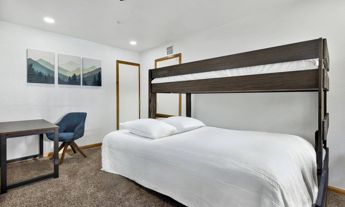 Whispering Forest Cabin | The Fox Den #2568