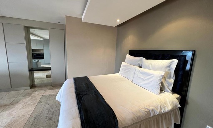 Downtown Johannesburg Apartment | The Franklin Loft - Apartment 1005
