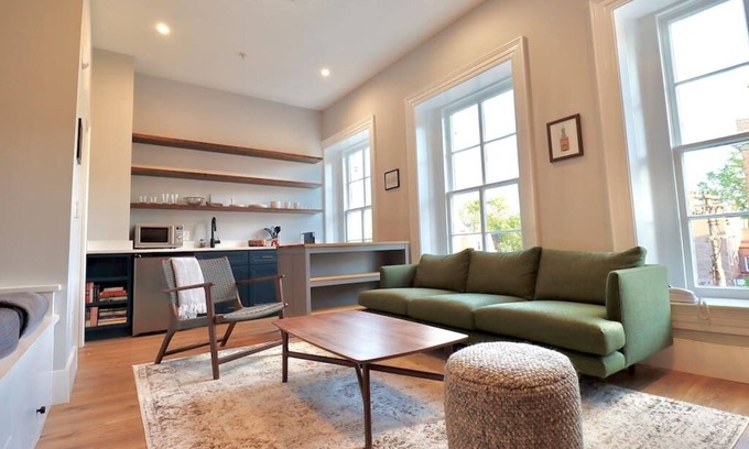 Old Town Alexandria Apartment | The Franklin Suite at Prince Street Inn