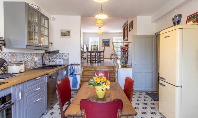 Paris-l'Hopital House | the Gîte des Maranges