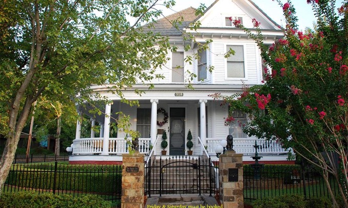 Hot Springs Bed & Breakfast | The Gables Inn