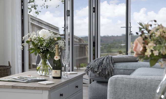 Blockley Cottage | "The Gap" sits at the end of a charming row of terraced cottages with enviable rear views over a dee