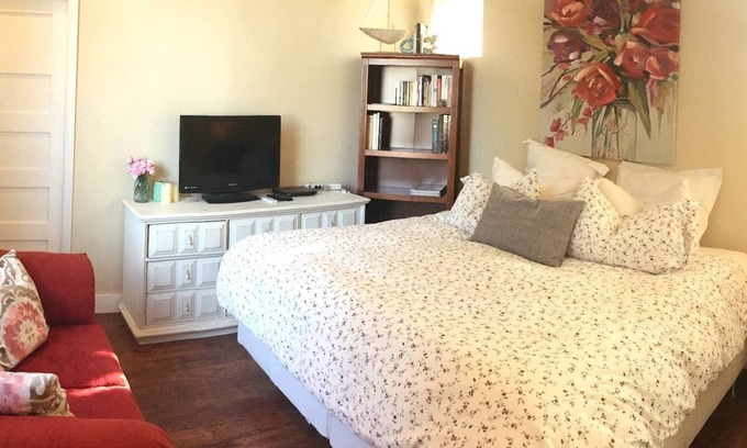 Burien House | The Garden House - Less than 10 min to airport!