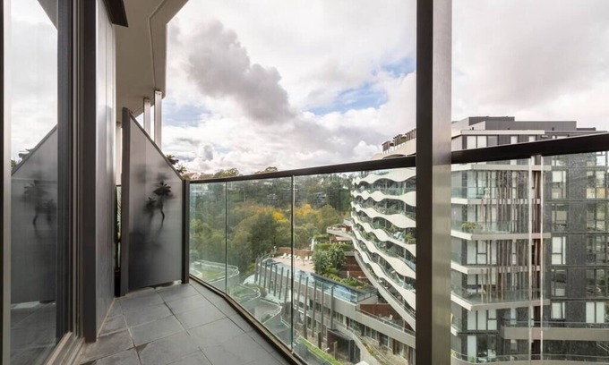 Abbotsford Apartment | The Garden of Eden Su