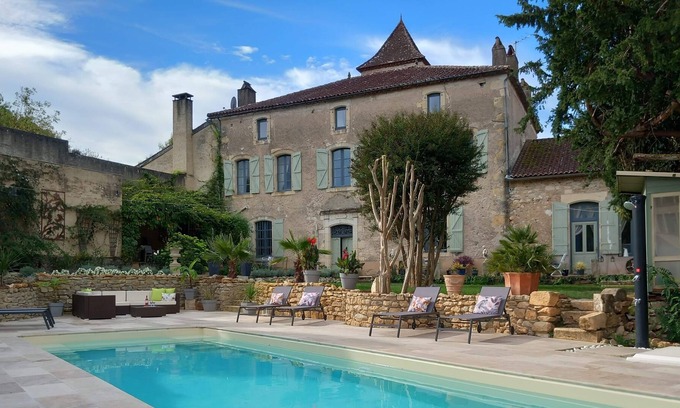Puy-l'Eveque Apartment | The Garden Rooms.
