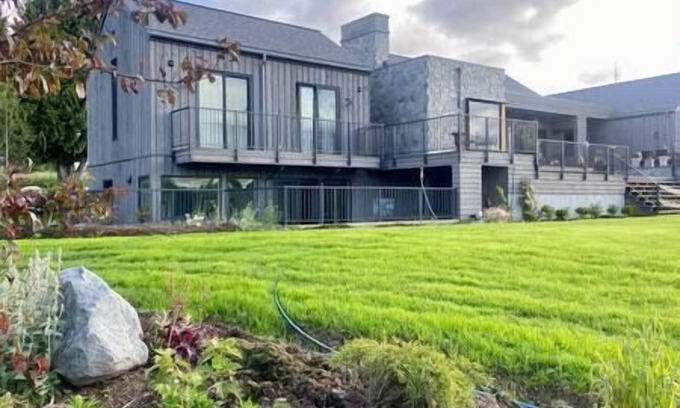 Langley Other | The Garden View Suite