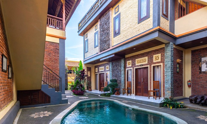 Gobleg Bed & Breakfast | The Garuda Hotel & Restaurant