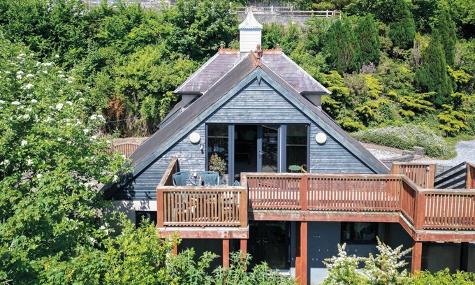 Pendine Apartment | The Gatehouse - 2 Bedroom Apartment - Pendine