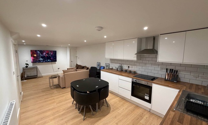 Eastbourne City Centre House | "The Gateway to Birling Gap + Seven Sisters- RB&B Living