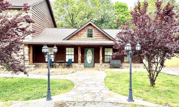 Mountain View House | The Gathering Place! 806 Massey Ave. New Nightly Rental