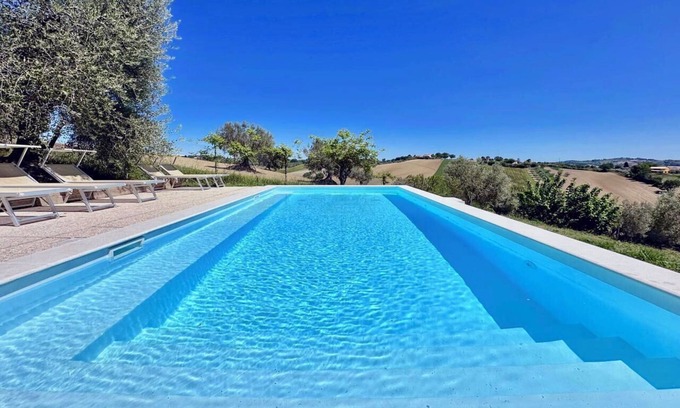 Bettolelle Apartment | the Gelso in Historic Villa With Pool in Senigallia