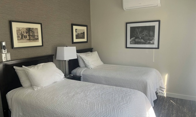 Henderson Harbor Hotel | The GillHouse