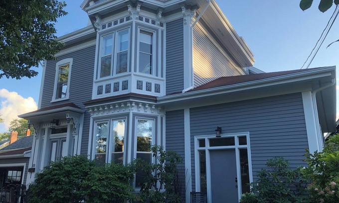 Queens Square Apartment | The Gladys (4.5 Star)2nd Floor Suite(1 of 3 units)