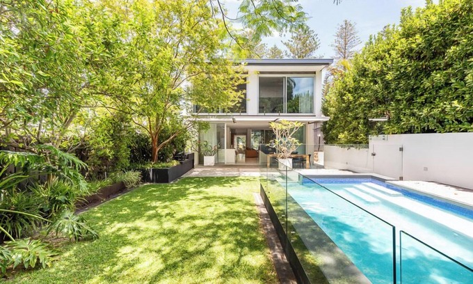 Cottesloe House | The Glass House - architectural masterpiece + pool
