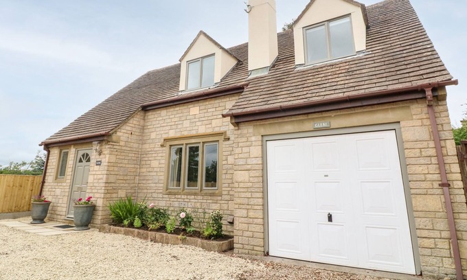 Painswick House | THE GLEBE, family friendly, with open fire in Painswick