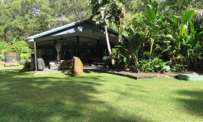 Arakoon House | THE GLEN - 3 BEDROOM RAINFOREST RETREAT