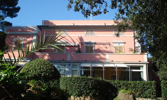 Castiglioncello Apartment | THE GLICINE APARTMENT IN VILLA ON THE SEA