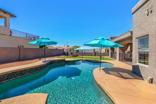 Almont House | The Golden Hour Getaway Pool Lake Views Games