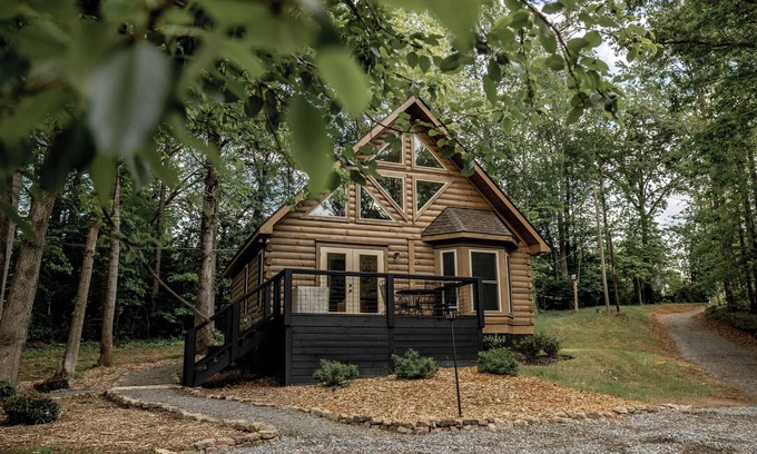 Black Mountain House | The Gordie Cabin w/Hot Tub at Halfback Hollar Farm