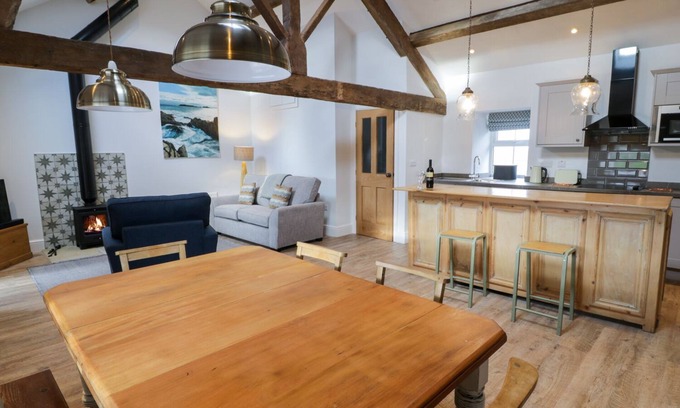 Caergeiliog Cottage | The Granary