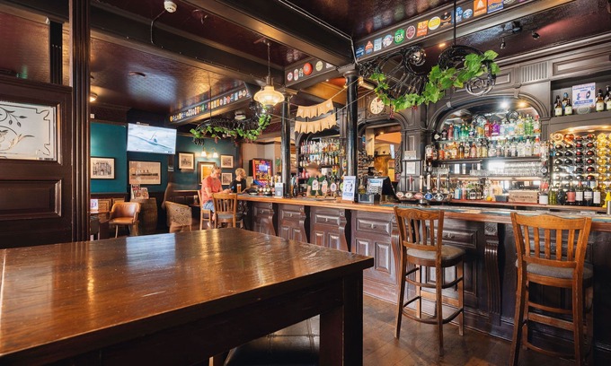 Southampton City Centre Hotel | The Grapes