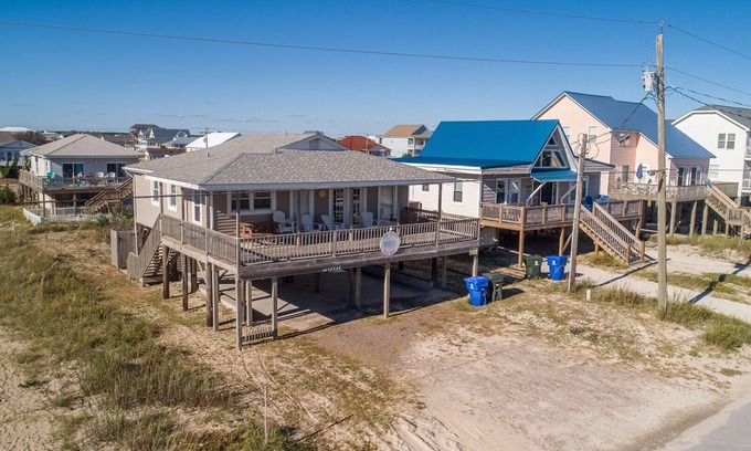 Surf City House | "The Great Escape" can’t be beat for an amazing island experience.