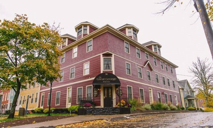 Queens Square Hotel | The Great George