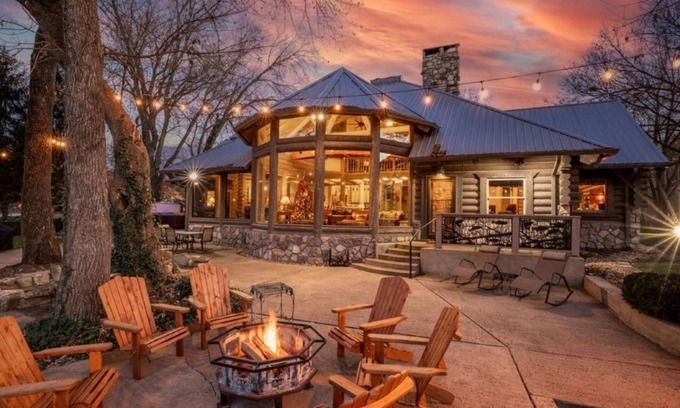 Branson House | The Great Trout Lodge