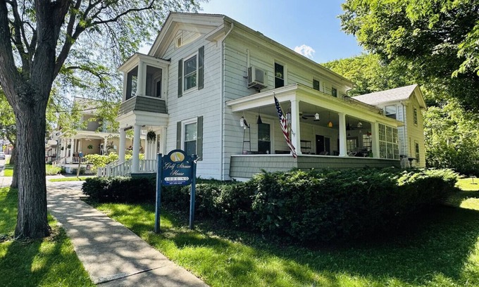 Hammondsport Apartment | The Gulf Stream House Unit 10