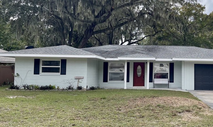 Leesburg House | The Harris Chain of lakes home away from home